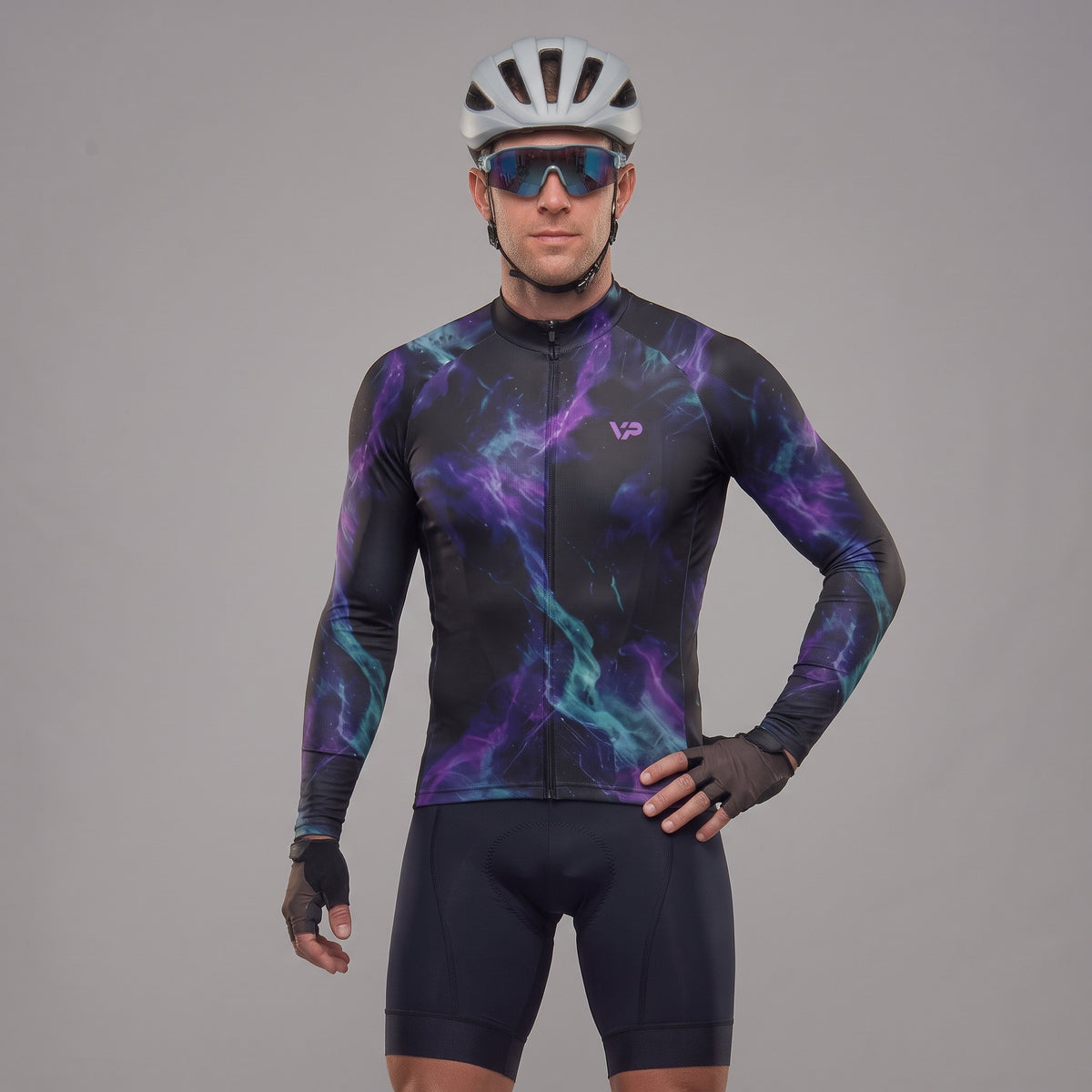 Schwarzes Langarm -Radsporttrikot